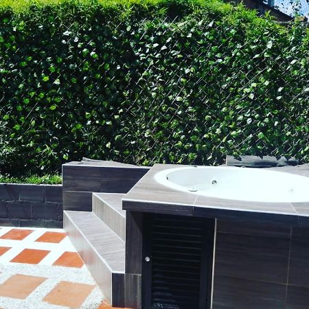 Hostal Spa Casa De Piedra Con Jacuzzi Santa Rosa de Cabal Exteriör bild