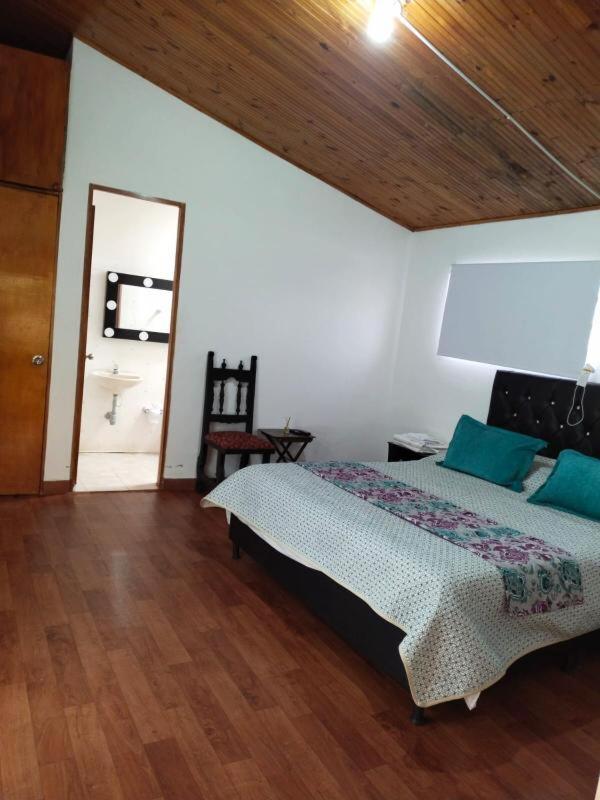 Hostal Spa Casa De Piedra Con Jacuzzi Santa Rosa de Cabal Exteriör bild