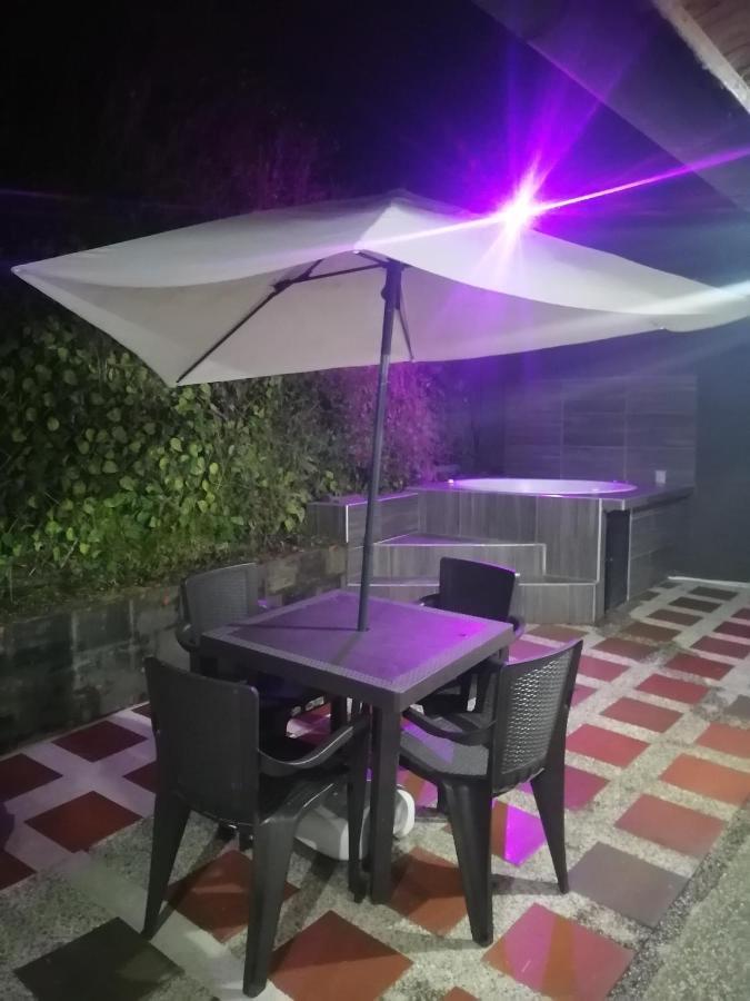 Hostal Spa Casa De Piedra Con Jacuzzi Santa Rosa de Cabal Exteriör bild
